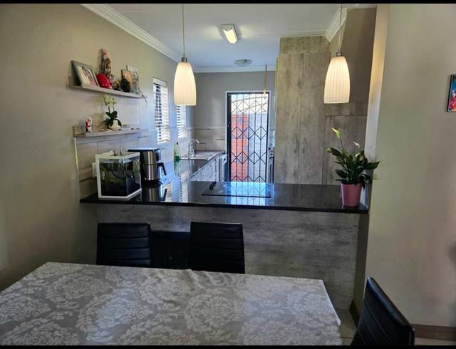 3 BEDROOM TOWNHOUSE FOR SALE IN AMBERFIELD